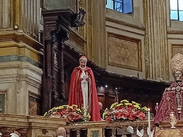 Mons. Battaglia: Il sangue di San Gennaro si mescola a quello versato in Palestina, Ucraina e in ogni terra ferita